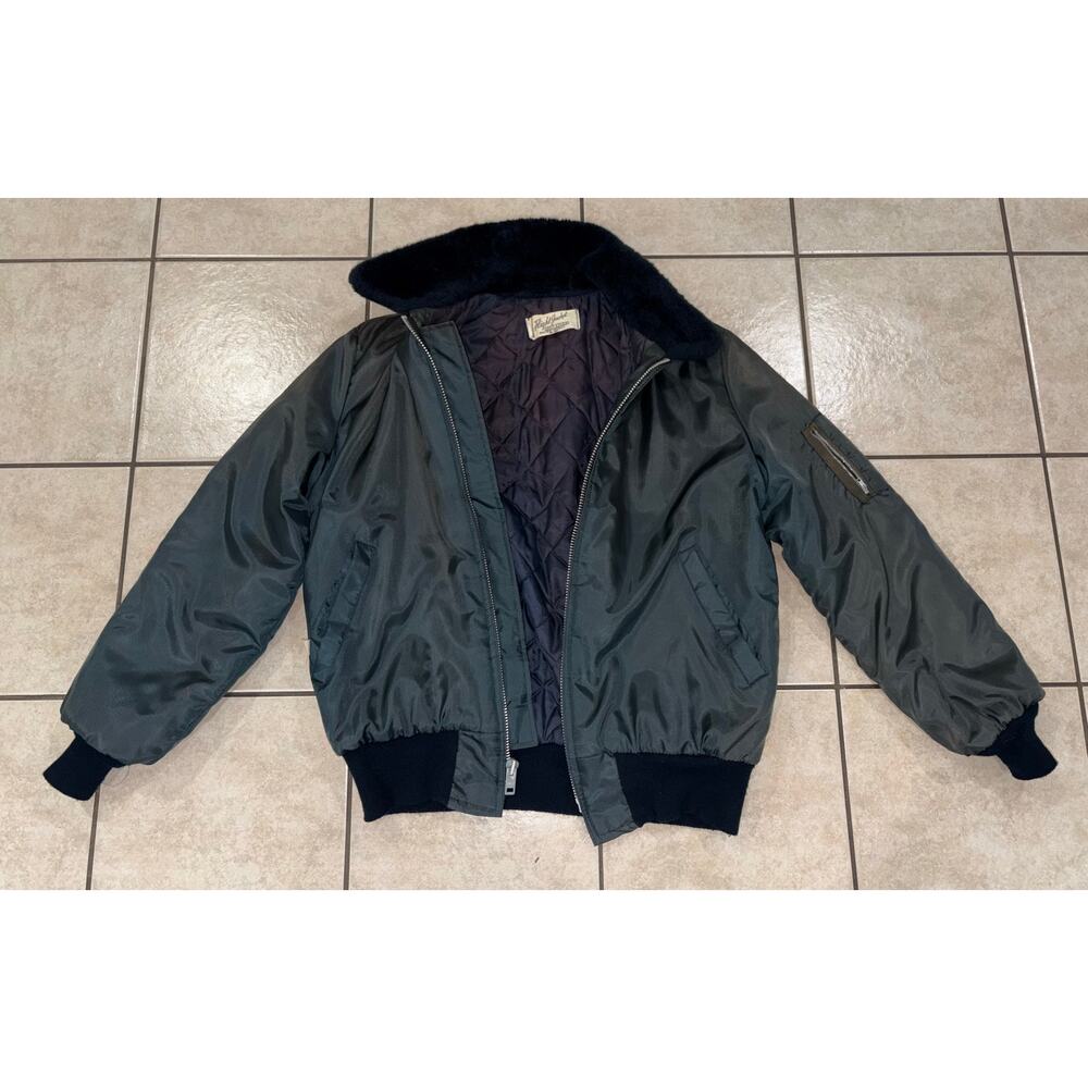 Vintage flight jacket bomber 100% Nylon navy zip up fur collar